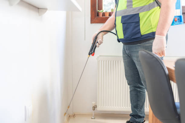 Best Cockroach Control Services  in Charlotte, MI